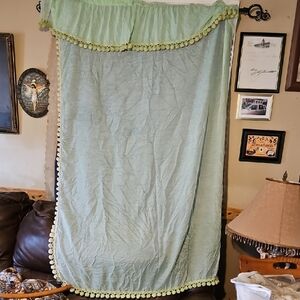 Green Curtain With Pompoms 1 Pc.